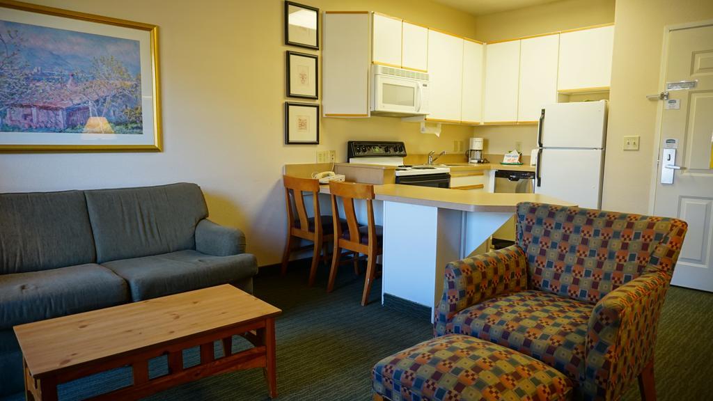 Hotel Baymont By Wyndham Wichita East Zewnętrze zdjęcie